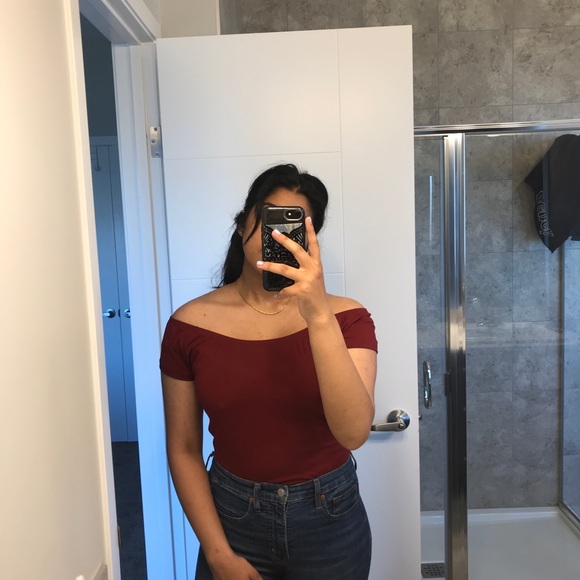 Off the shoulder shirt - Picture 2 of 4